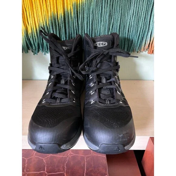 Keen boots Size 13 - Picture 2 of 9